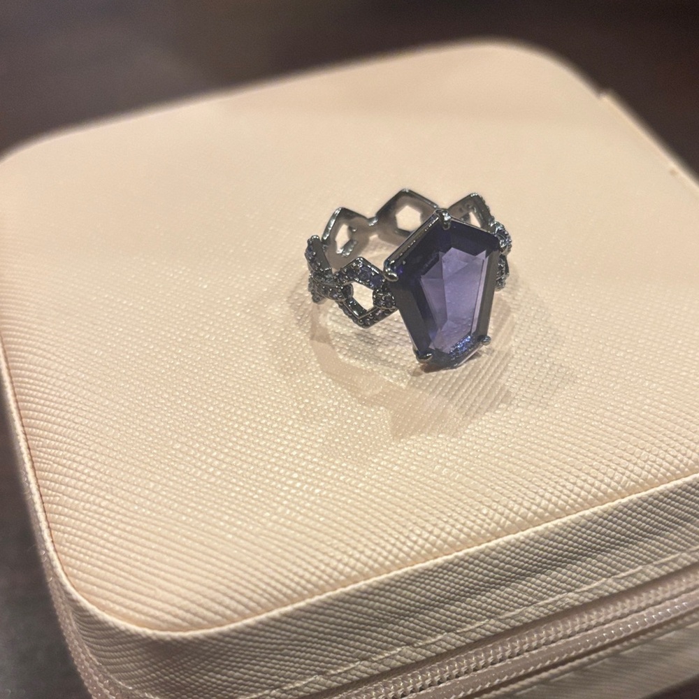 Sirens: Tanzanite on Hematite - Picture 4 of 4